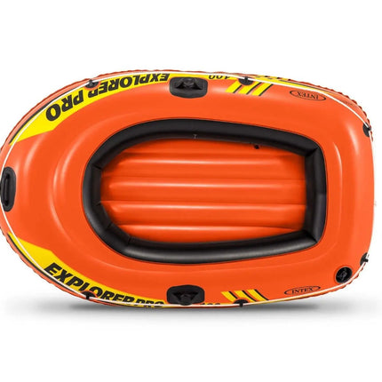 Een oranje Intex Explorer Pro 100 opblaasboot