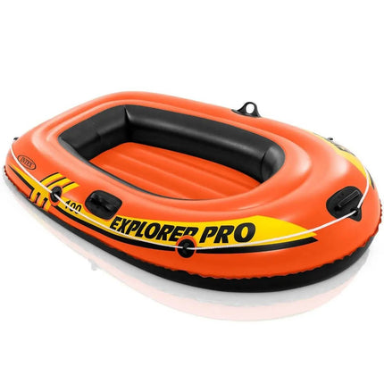 Een oranje Intex Explorer Pro 100 opblaasboot